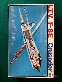 Aereo modello di L.T.V. F-8E Crusader 1/48