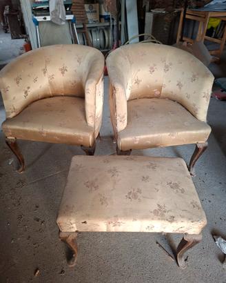 coppia poltroncine a pozzetto con pouf