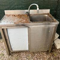Lavello in acciaio inox con mobile