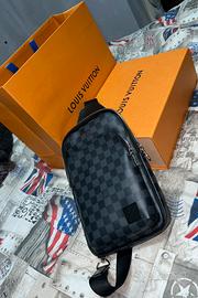 BORSELLO  LOUIS VUITTON