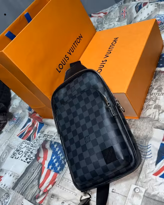 BORSELLO  LOUIS VUITTON