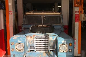 Land rover 88
