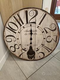 Orologio da parete in legno con pendolo