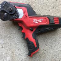 Tagliacavi a batteria 12V Milwaukee