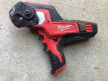 Tagliacavi a batteria 12V Milwaukee