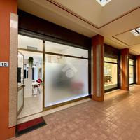 NEGOZIO A AZZANO DECIMO