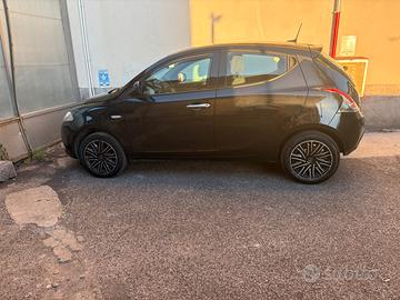 LANCIA YPSILON 2024 con GARANZIA LANCIA 2027