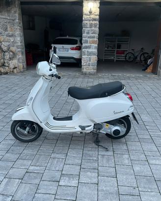 Vespa lx150