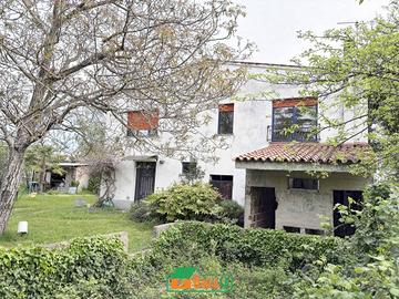 Rustico / Casale di 130 m² con 4 locali e box auto