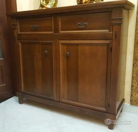 Mobile in legno massello 