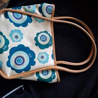 borsa a mano a fiori marca ELLE