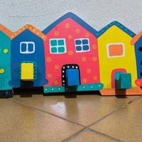 Appendiabiti in legno per cameretta bambini 