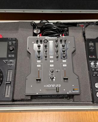 Consolle + Case Pioneer XDJ-700 + Mixer Xone23
