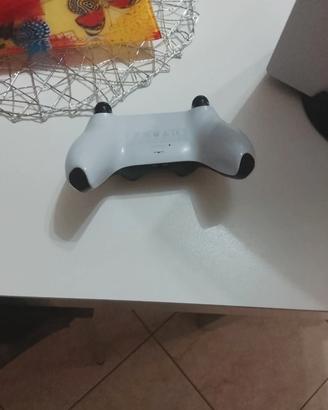 PlayStation 5 con controller 