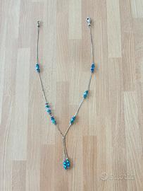 Collana con pietre blu