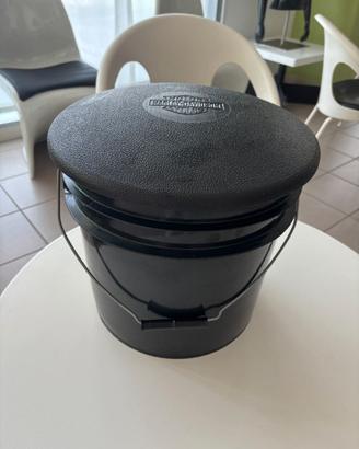 SECCHIO CON COPERCHIO MULTIUSO