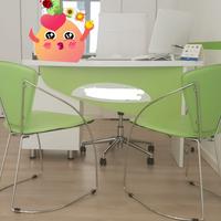 Scrivania a 3 cassetti + sedia con ruote