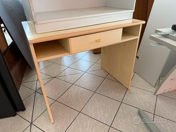 Scrivania 90x60 in legno chiaro