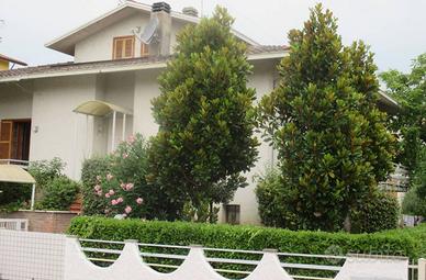 VILLA CECCOLINOI CASA SINGOLA DISPOSTA SU PIU' LIV