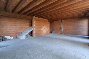 VILLA A SCHIERA D'ANGOLO A CASTELVETRO PIACENTINO