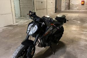 Ktm duke 790
