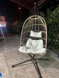 Poltrona Sospesa ad Uovo da Giardino / Interno con