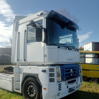 Renault magnum 500 xdi manuale