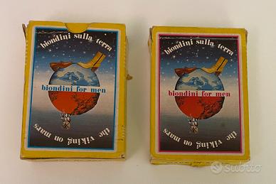Vintage mazzi carte gioco biondini sulla terra