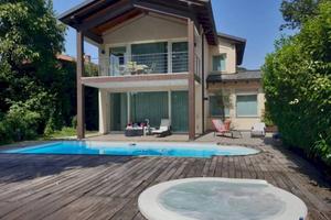 Villa di 250 m² con più di 5 locali e box auto dop