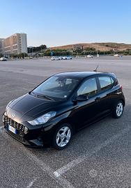 Hyundai i10 1.0 benzina manuale 2022 in garanzia