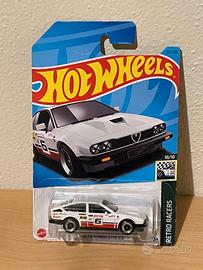 Hot Wheels Alfa Romeo GTV6 – Serie Retro Racers