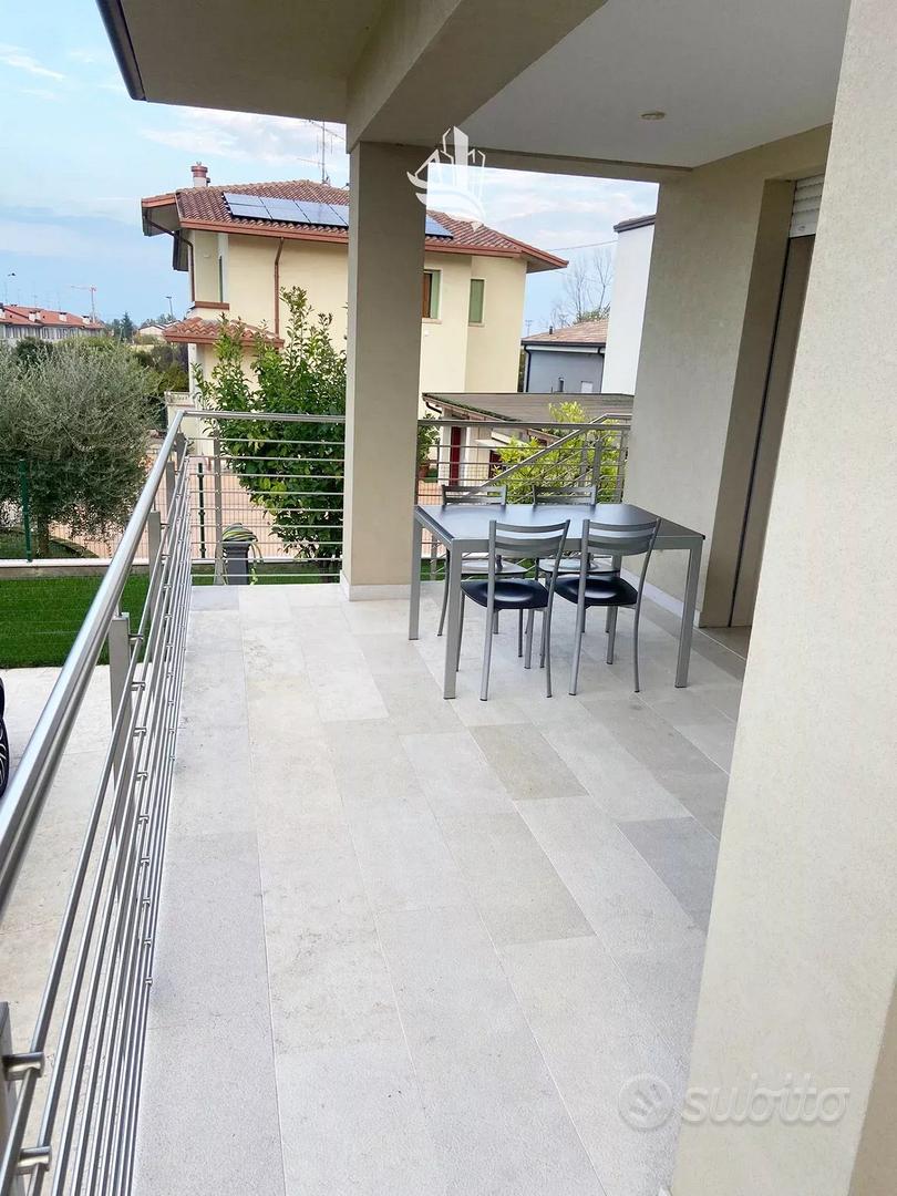 Desenzano: Villa singola con giardino - Vista 4