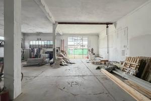 CAPANNONE A MEDIGLIA