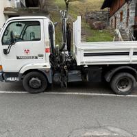 Nissan cabstar ribaltabile con gru