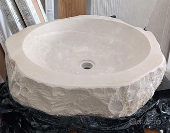 Lavello in pietra bianca