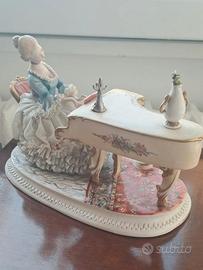 Dama al pianoforte Capidimonte