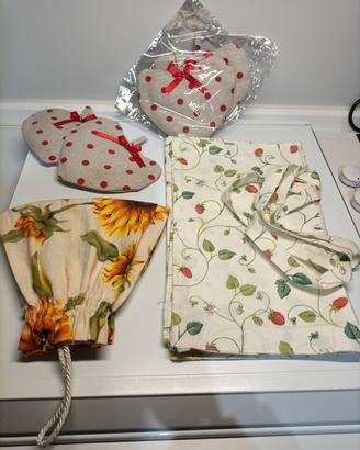 Tessili  cucina 7 pezzi realizzati a mano 