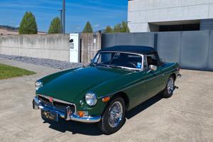 MG B Roadster (RESTAURO TOTALE)