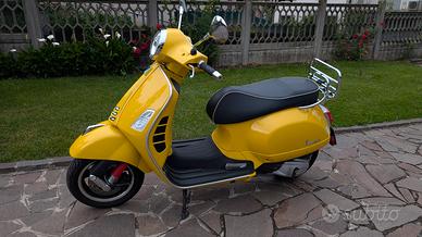 Piaggio Vespa 300 gts