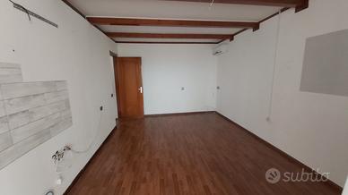 Battiati Centralissimo Attico Bivani