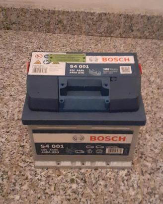 batteria bosch s4 001 44Ah 12v 