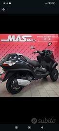 piaggio MP3 250