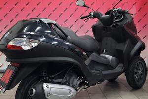 piaggio MP3 250