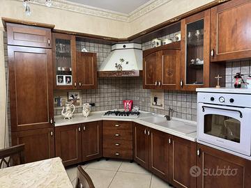 Cucina classica con  frutta disegnata