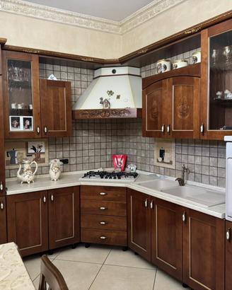 Cucina classica con  frutta disegnata