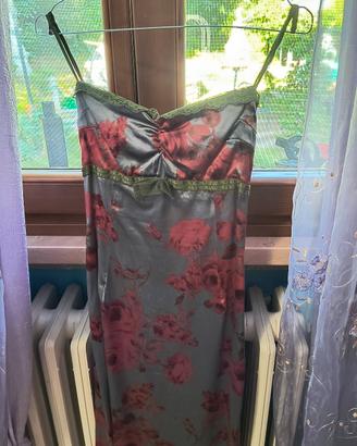 Abito elegante con coprispalle 