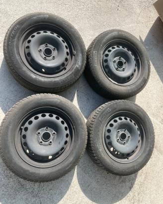 Cerchi gommati 6Jx15H2 gruppo volkswagen