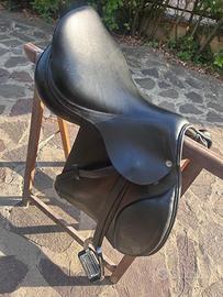 Sella Equestro colore nero, misura 17.