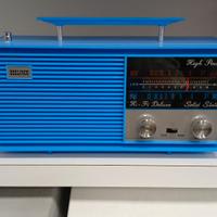 RADIO IN STILE VINTAGE BRITISH DESIGN 