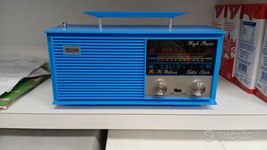 RADIO IN STILE VINTAGE BRITISH DESIGN 